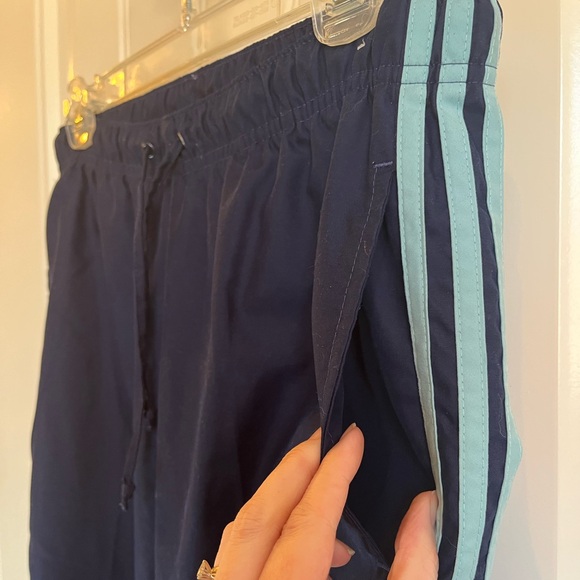 Adidas pants. Size medium - Picture 5 of 7